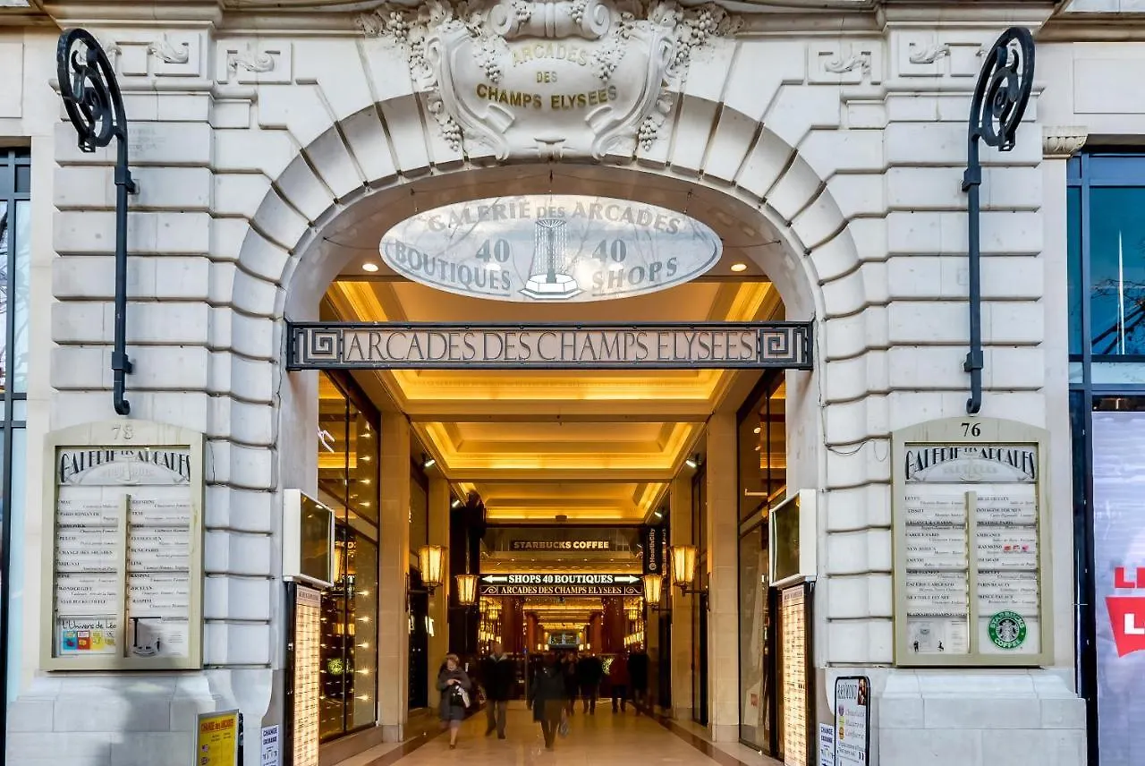 Lägenhet Famous Champs Elysees Paris
