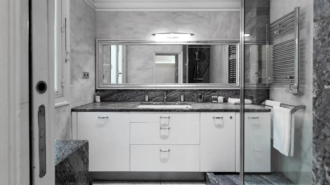 Apartment Famous Champs Elysees Paris France